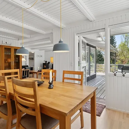Gjertrud - 1km From The Sea By Interhome *